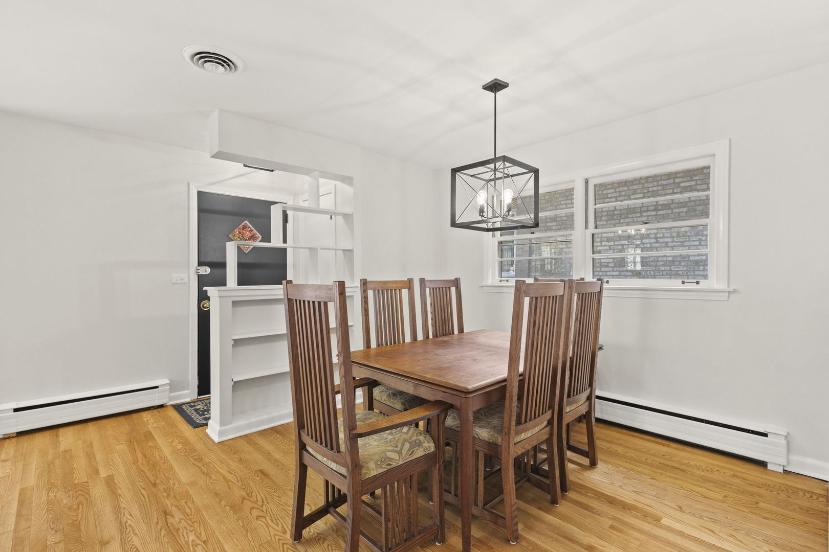 5830 N Kenton Avenue