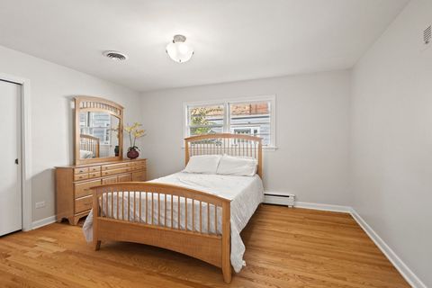 Tiny photo for 5830 N Kenton Avenue, Chicago, IL 60646 (MLS # 12499763)