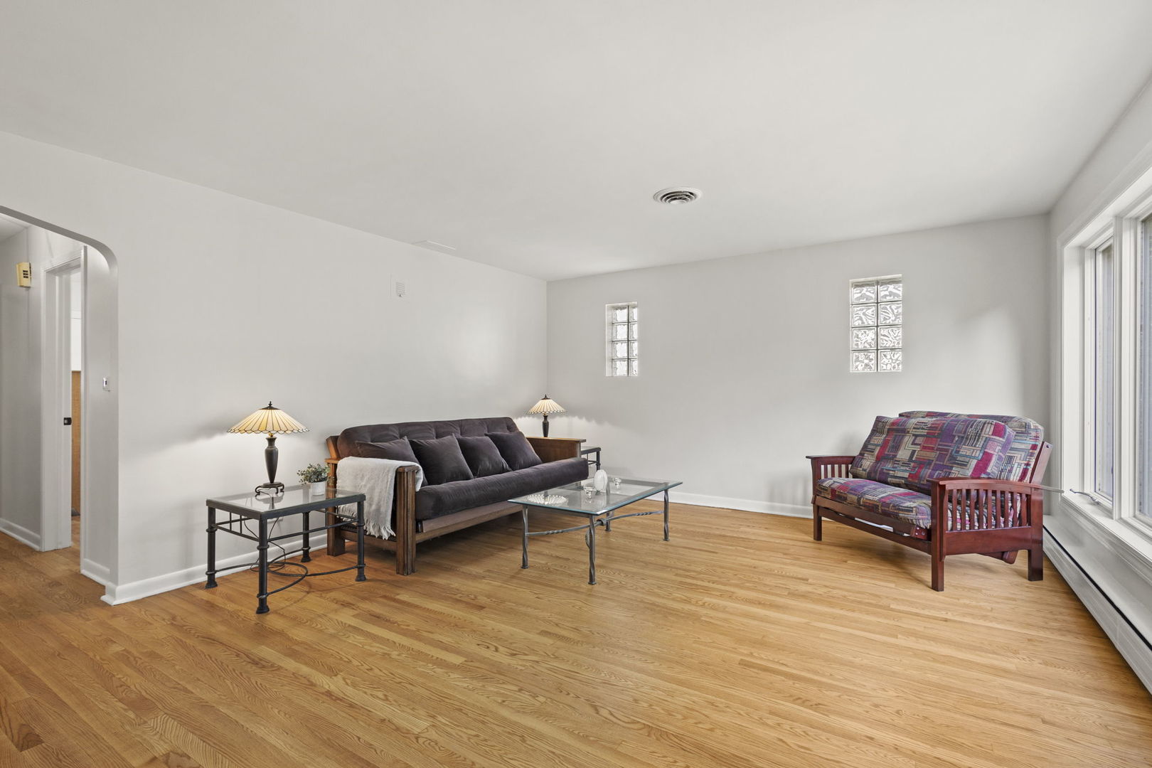 5830 N Kenton Avenue