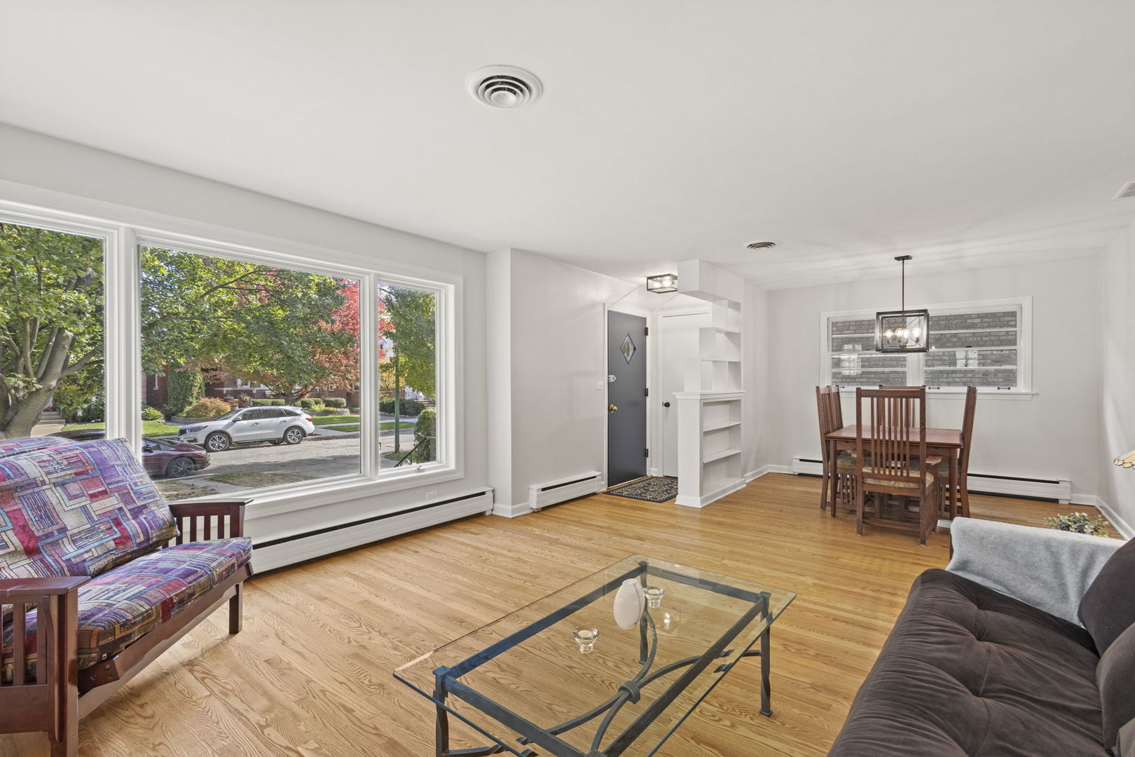 5830 N Kenton Avenue