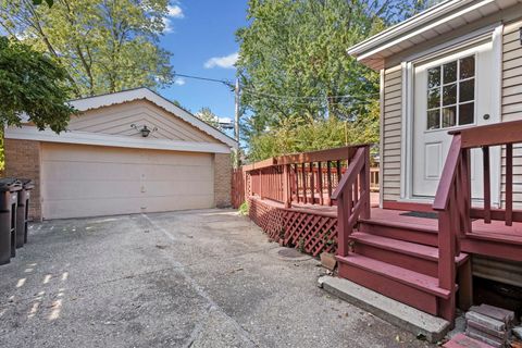 Tiny photo for 5830 N Kenton Avenue, Chicago, IL 60646 (MLS # 12499763)