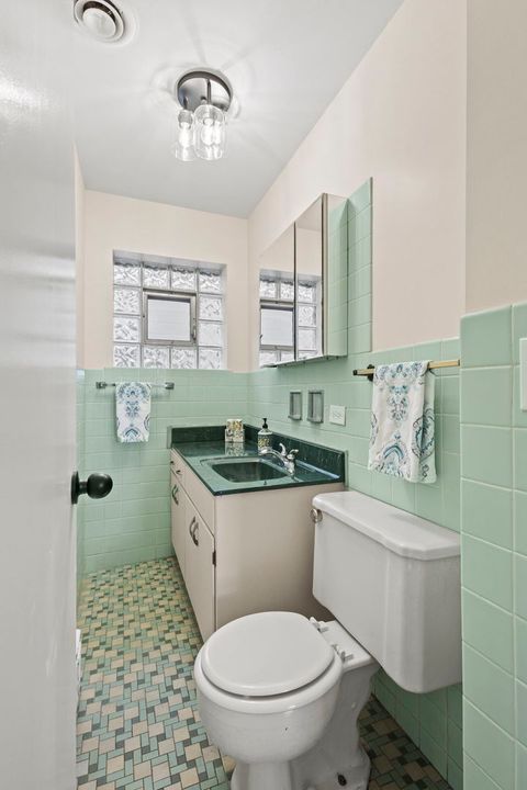 Tiny photo for 5830 N Kenton Avenue, Chicago, IL 60646 (MLS # 12499763)
