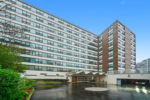 1616 Sheridan Road 2E Wilmette IL 60091