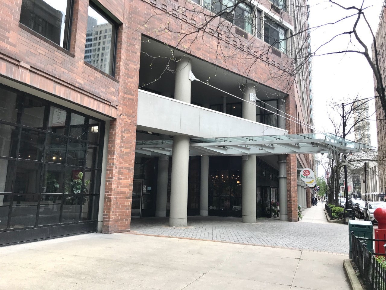 211 E OHIO Street 1608