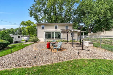 Tiny photo for 919 Colony Drive, Davenport, IA 52806 (MLS # 12692884)