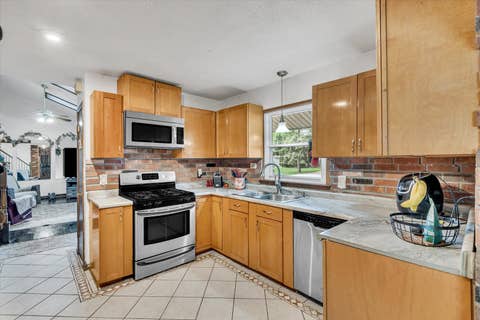 Tiny photo for 919 Colony Drive, Davenport, IA 52806 (MLS # 12692884)