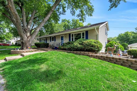 Tiny photo for 919 Colony Drive, Davenport, IA 52806 (MLS # 12692884)
