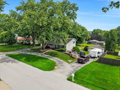 Tiny photo for 919 Colony Drive, Davenport, IA 52806 (MLS # 12692884)