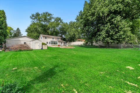 Tiny photo for 919 Colony Drive, Davenport, IA 52806 (MLS # 12692884)