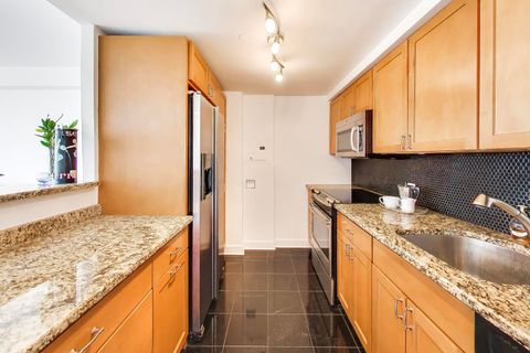 Tiny photo for 3180 N Lake Shore Drive #2E, Chicago, IL 60657 (MLS # 12622237)