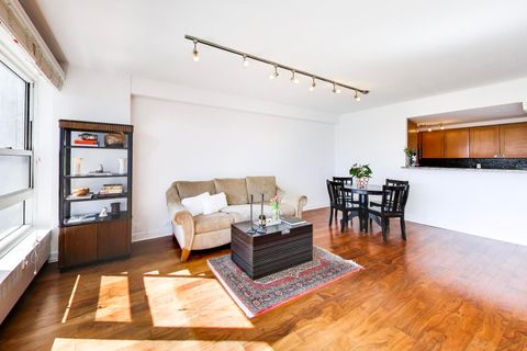 Tiny photo for 3180 N Lake Shore Drive #2E, Chicago, IL 60657 (MLS # 12622237)
