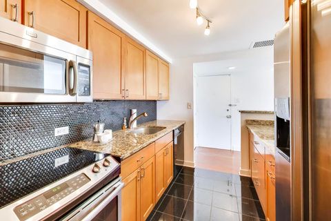 Tiny photo for 3180 N Lake Shore Drive #2E, Chicago, IL 60657 (MLS # 12622237)