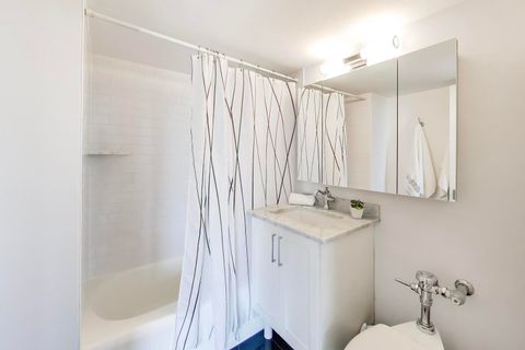 Tiny photo for 3180 N Lake Shore Drive #2E, Chicago, IL 60657 (MLS # 12622237)