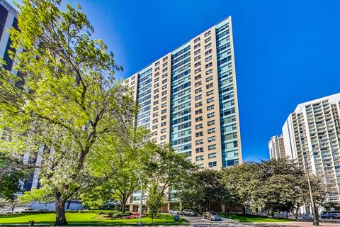 Photo of 3180 N Lake Shore Drive #2E, Chicago, IL 60657 (MLS # 12622237)