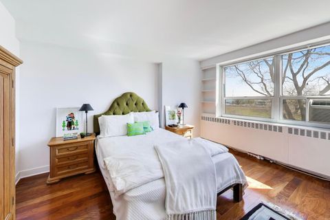 Tiny photo for 3180 N Lake Shore Drive #2E, Chicago, IL 60657 (MLS # 12622237)
