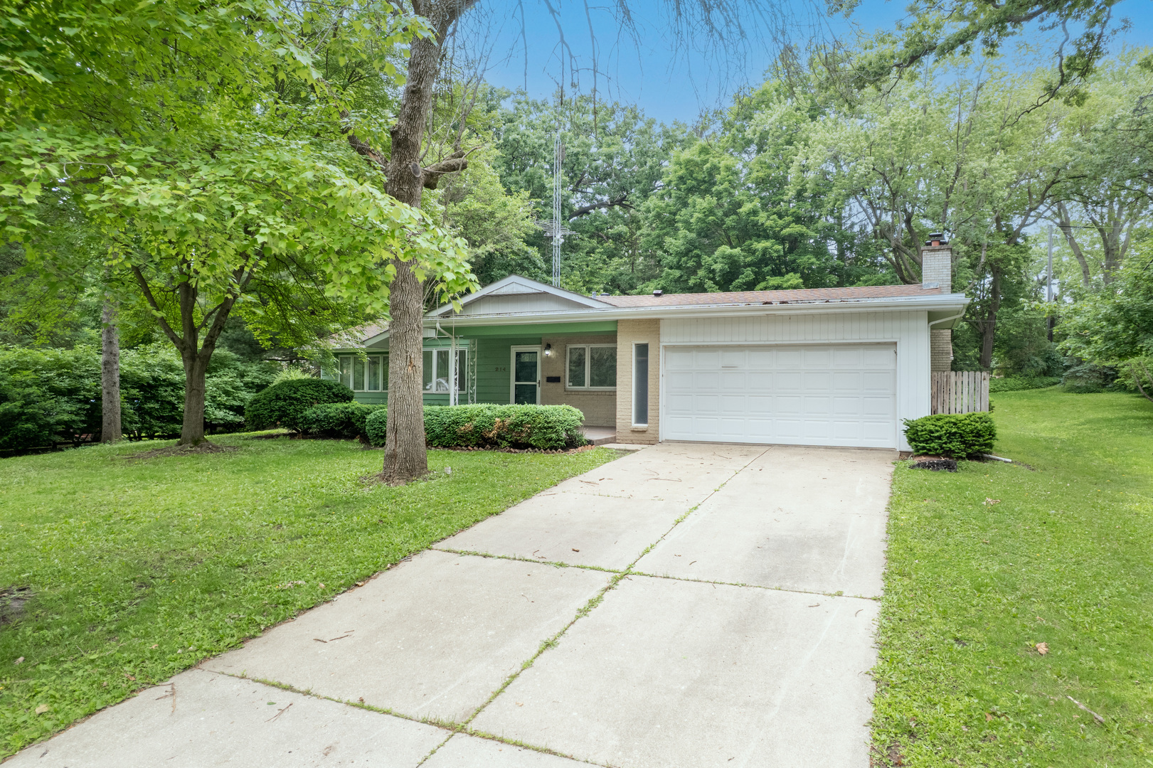 214 Knollwood Drive