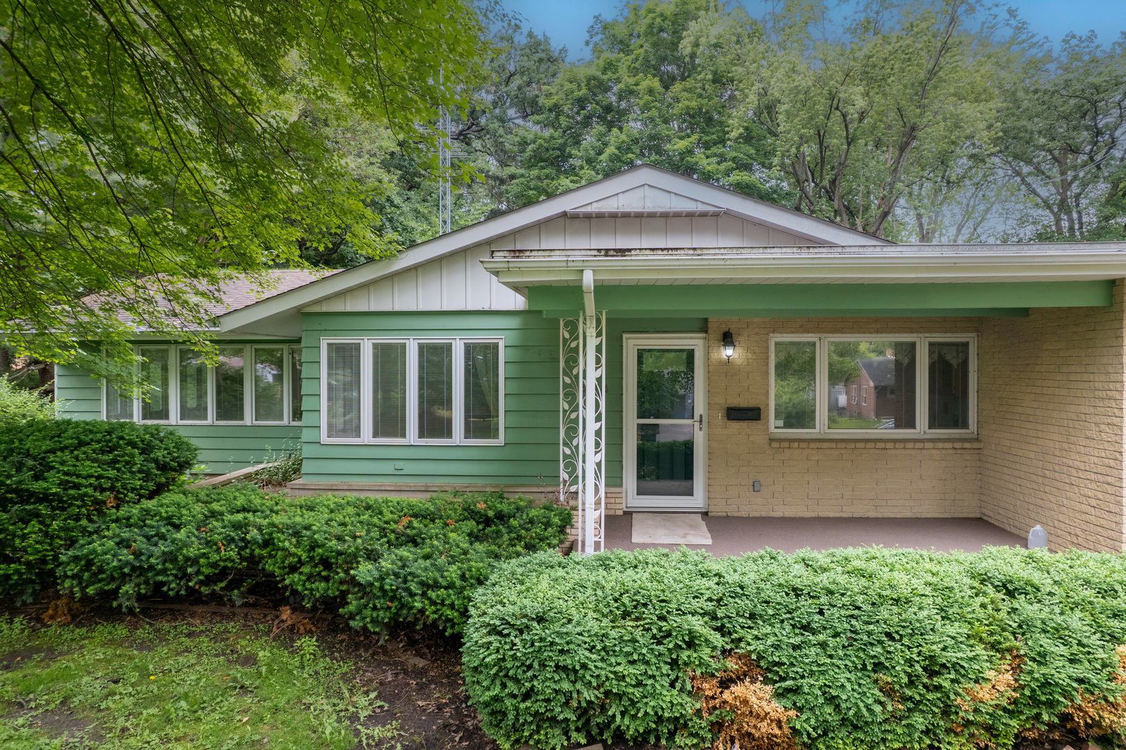 214 Knollwood Drive
