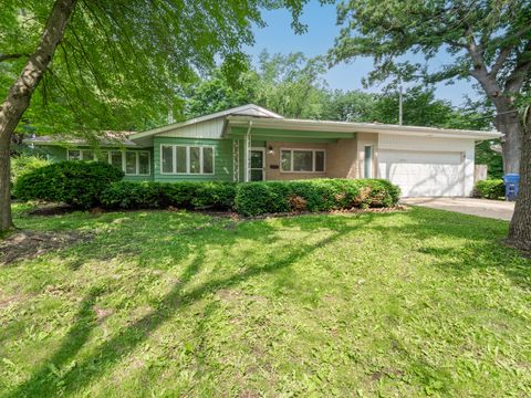 214 Knollwood Drive DeKalb IL 60115