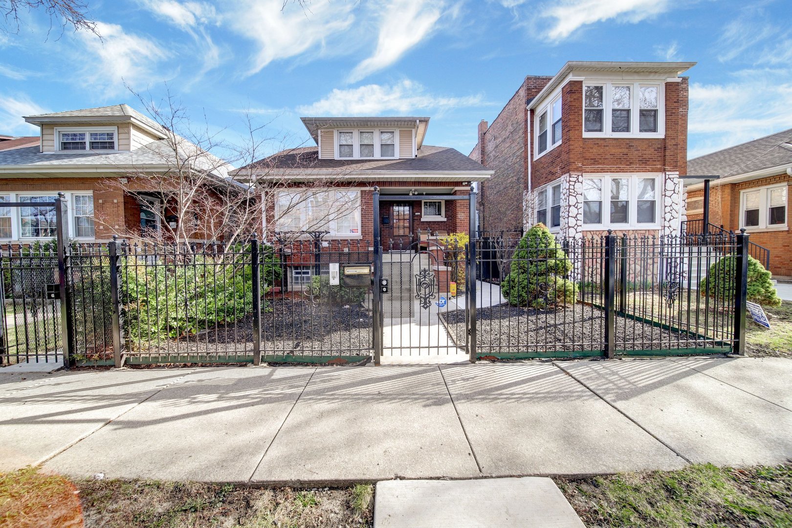 4339 W SCHUBERT Avenue