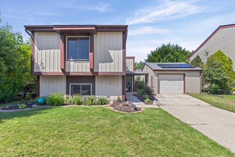 Photo of 30W008 Danbury Drive, Warrenville, IL 60555 (MLS # 12696435)