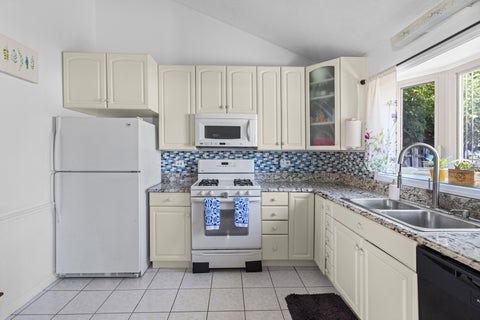 Tiny photo for 30W008 Danbury Drive, Warrenville, IL 60555 (MLS # 12696435)