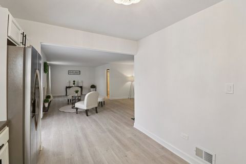 Tiny photo for 17005 Thackery Street, Oak Forest, IL 60452 (MLS # 12458537)