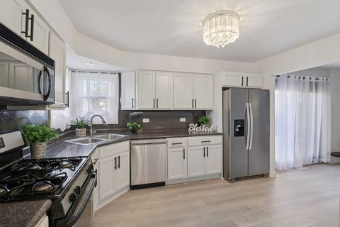 Tiny photo for 17005 Thackery Street, Oak Forest, IL 60452 (MLS # 12458537)