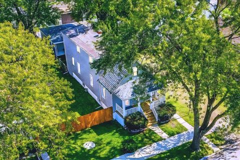 Photo of 12437 S Throop Street, Calumet Park, IL 60827 (MLS # 12475047) Photo of 12437 S Throop Street, Calumet Park, IL 60827 (MLS # 12475047)