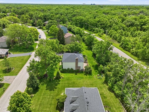 Tiny photo for 5 Middlebury Lane, Lincolnshire, IL 60069 (MLS # 12664828)