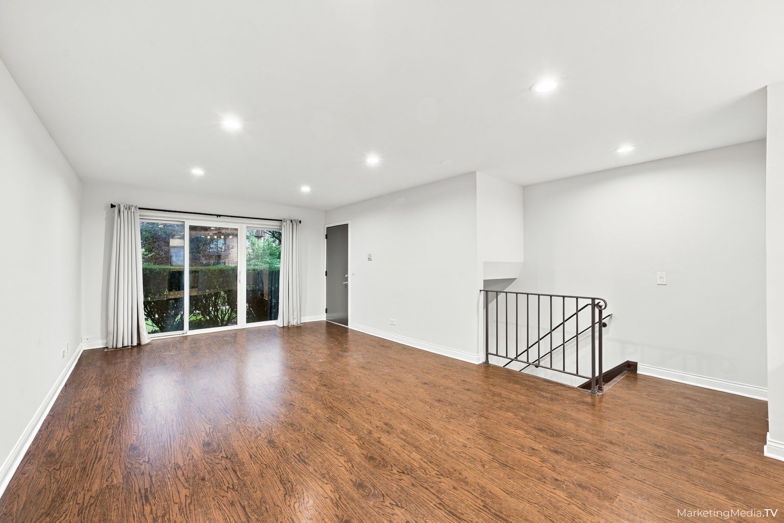 400 E KENSINGTON Road B