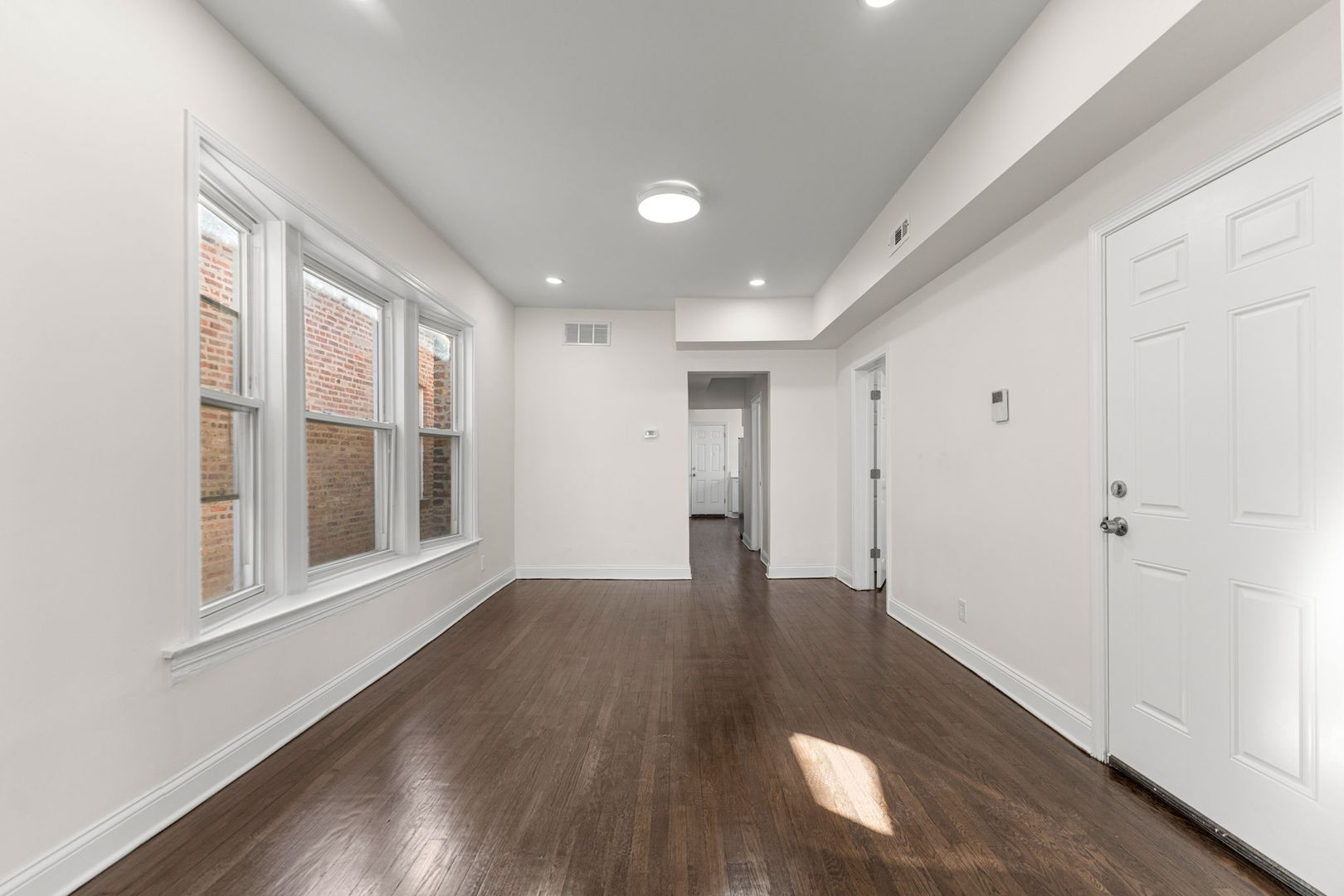 7532 S Champlain Avenue