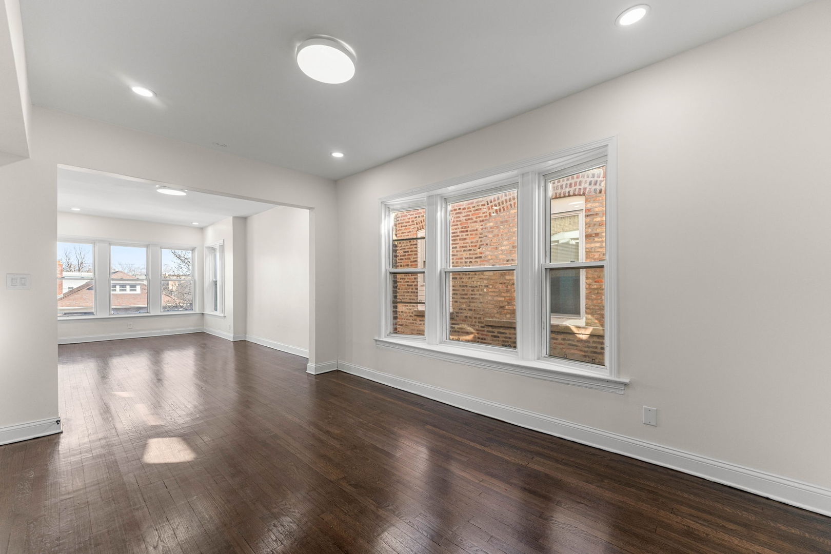 7532 S Champlain Avenue