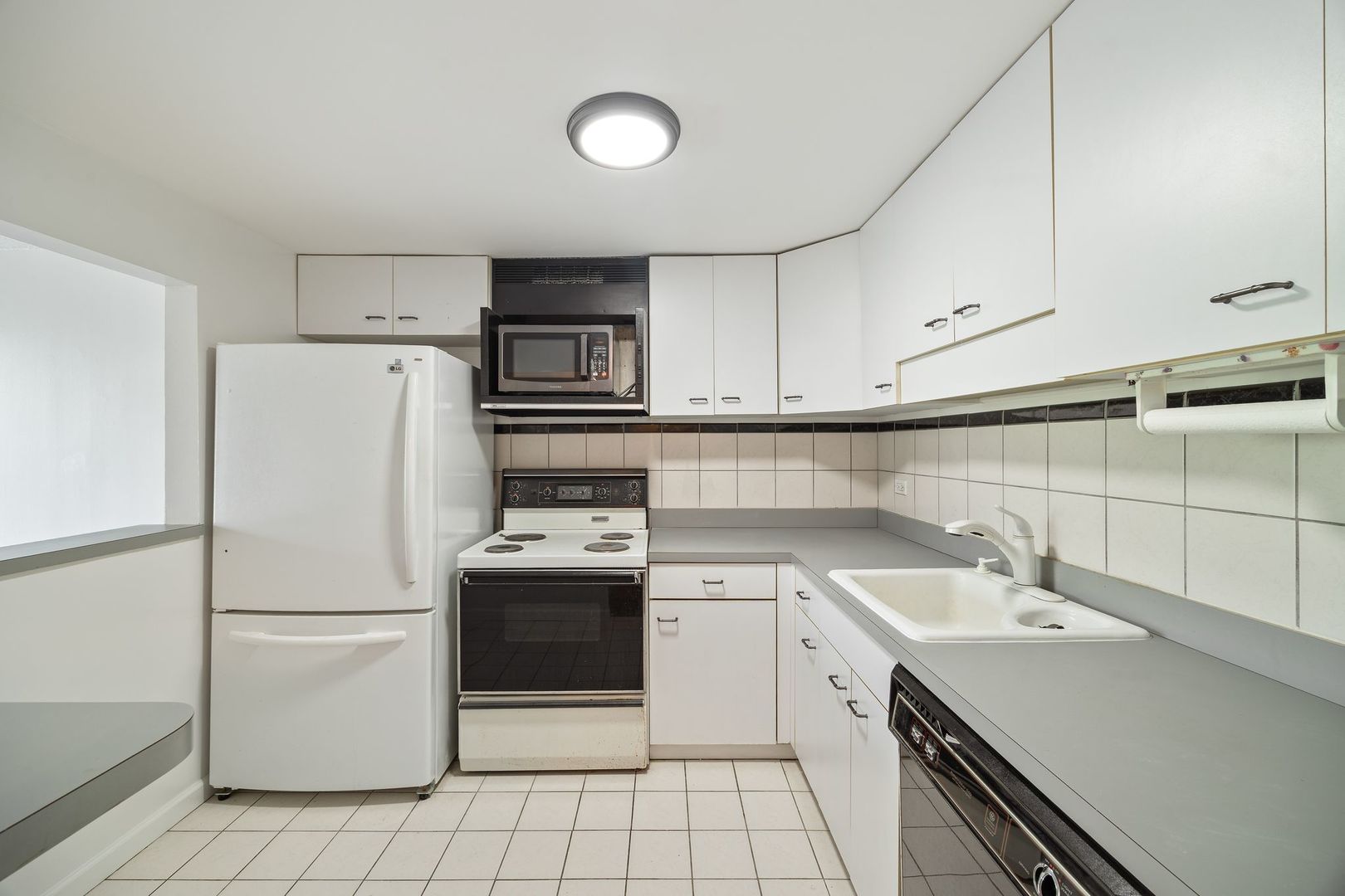 2015 S FINLEY Road 302
