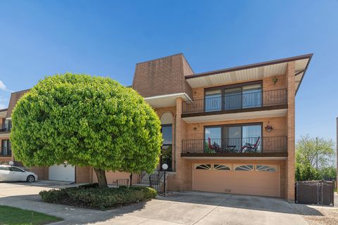 Photo of 4029 W 93rd Place #B, Oak Lawn, IL 60453 (MLS # 12642193)