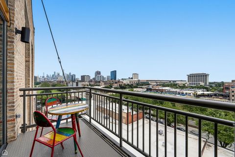 Tiny photo for 2545 S DEARBORN Street #702, Chicago, IL 60616 (MLS # 12715672)