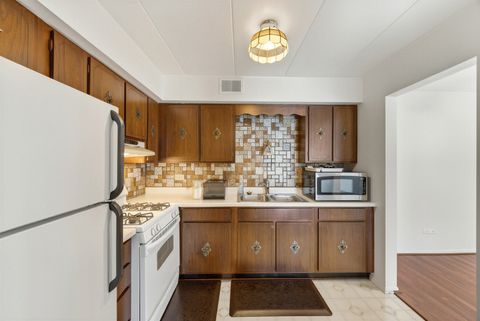 Tiny photo for 3237 S Manor Drive #110, Lansing, IL 60438 (MLS # 12661257)