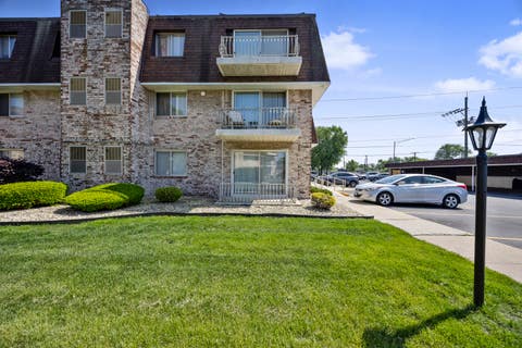 Tiny photo for 3237 S Manor Drive #110, Lansing, IL 60438 (MLS # 12661257)