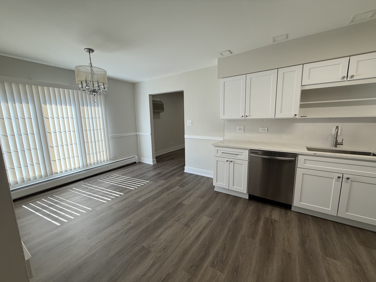 544 S La Grange Road 1S