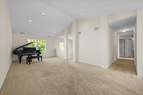 Tiny photo for 146 Bay Drive, Itasca, IL 60143 (MLS # 12474169)