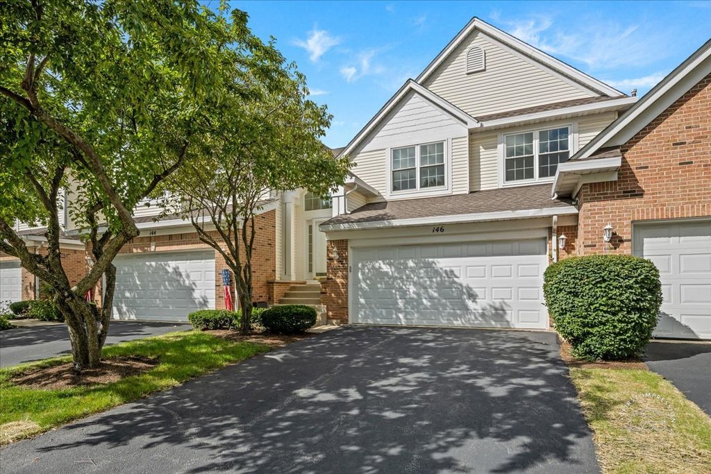 Photo for 146 Bay Drive, Itasca, IL 60143 (MLS # 12474169)