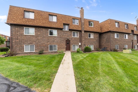 Tiny photo for 113 Boardwalk Street #E, Elk Grove Village, IL 60007 (MLS # 12764952)