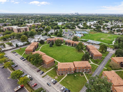 Tiny photo for 113 Boardwalk Street #E, Elk Grove Village, IL 60007 (MLS # 12764952)