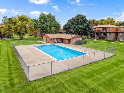 Tiny photo for 113 Boardwalk Street #E, Elk Grove Village, IL 60007 (MLS # 12764952)
