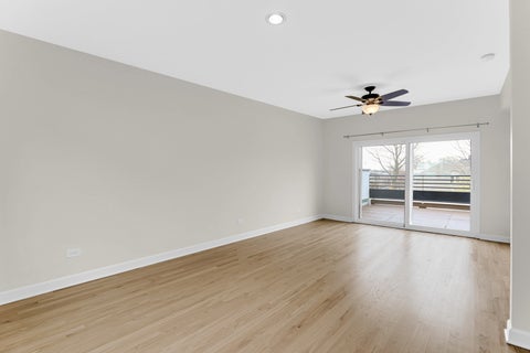 Tiny photo for 601 South Boulevard #E, Oak Park, IL 60302 (MLS # 12720480)