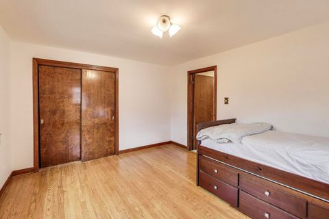 Tiny photo for 1115 N Ridgeland Avenue, Oak Park, IL 60302 (MLS # 12547489)