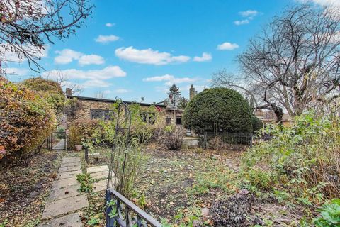 Tiny photo for 1115 N Ridgeland Avenue, Oak Park, IL 60302 (MLS # 12547489)