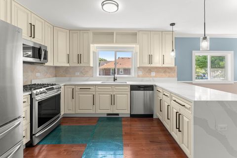 Tiny photo for 419 Oneida Street, Joliet, IL 60435 (MLS # 12467676)