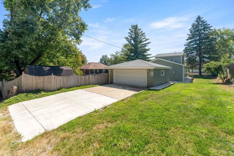 Tiny photo for 419 Oneida Street, Joliet, IL 60435 (MLS # 12467676)