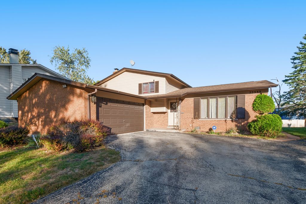 Photo for 22533 Arquilla Drive, Richton Park, IL 60471 (MLS # 12500209)