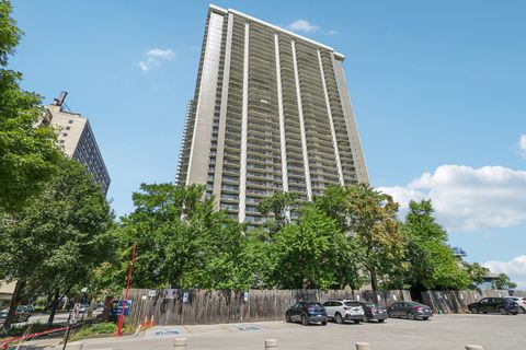 Tiny photo for 6007 N Sheridan Road #25F, Chicago, IL 60660 (MLS # 12473353)